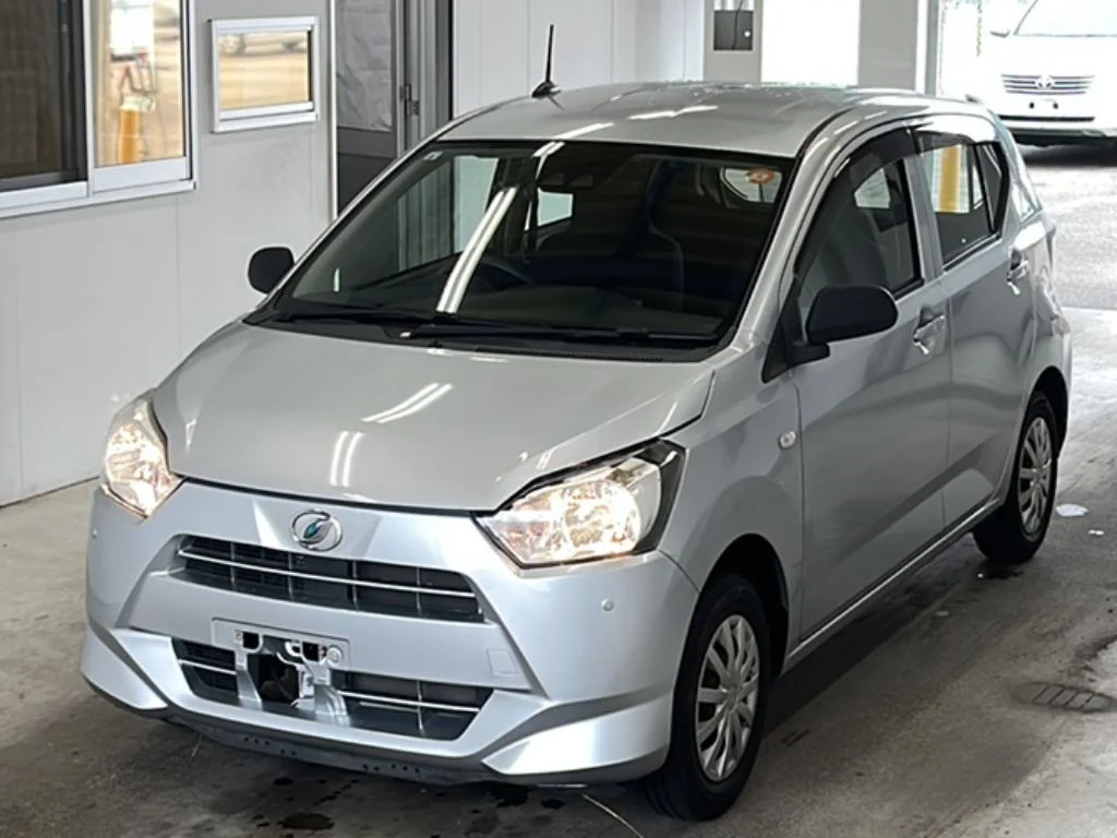 Daihatsu Mira e:S LA350S 2021